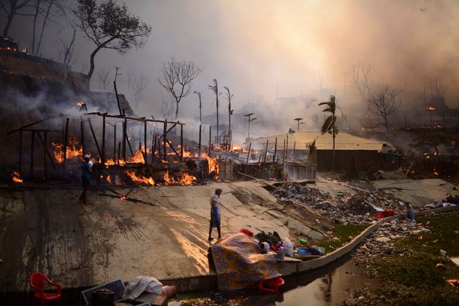 Rohindža izbeglice požar Bangladeš kamp