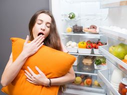 insomnija, insomnia, san, nesanica, hrana, frižider, umor