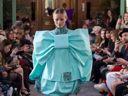 Lovely Apple by Jelena Zoric i Milica Trickovic