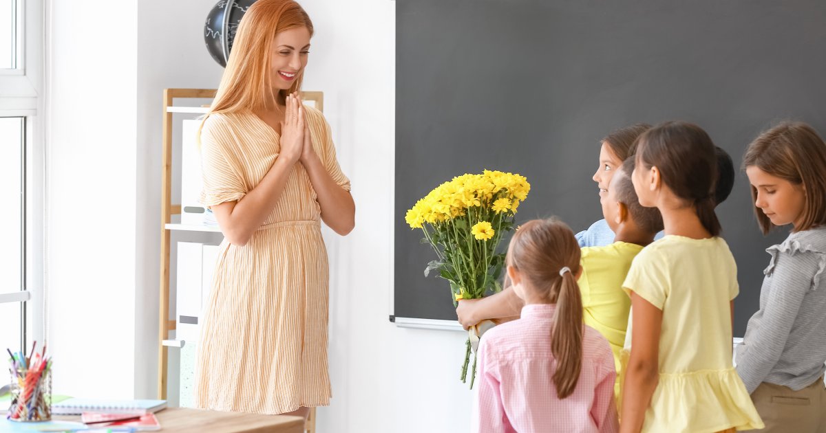 Zašto ove godine za Uskrs treba pokloniti cveće umesto čokolade? Postoji jedno važno pravilo o bojama