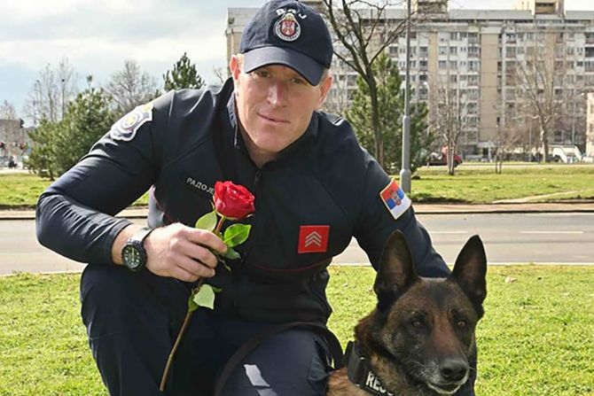 Pas Zigi i policija 8.mart Pas Zigi i policija 8.mart