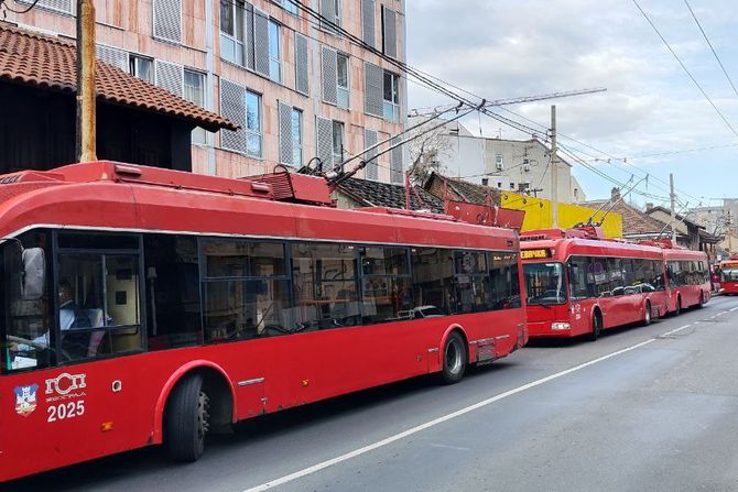 Makenzijeva, Gužva, Trolejbus, Kvar