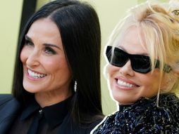 Demi Mur Pamela Anderson