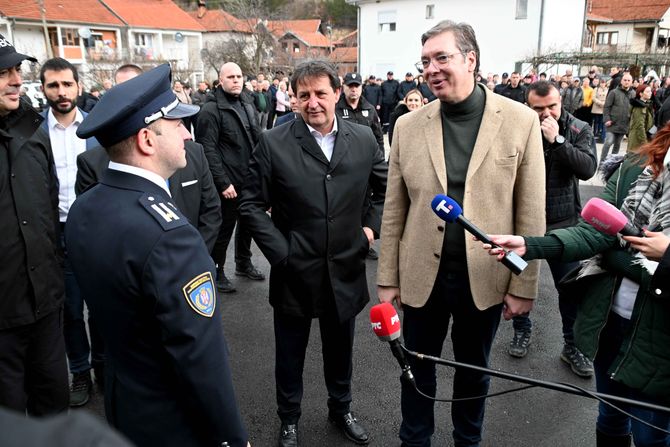 Gašić, Vučić, Trgovište