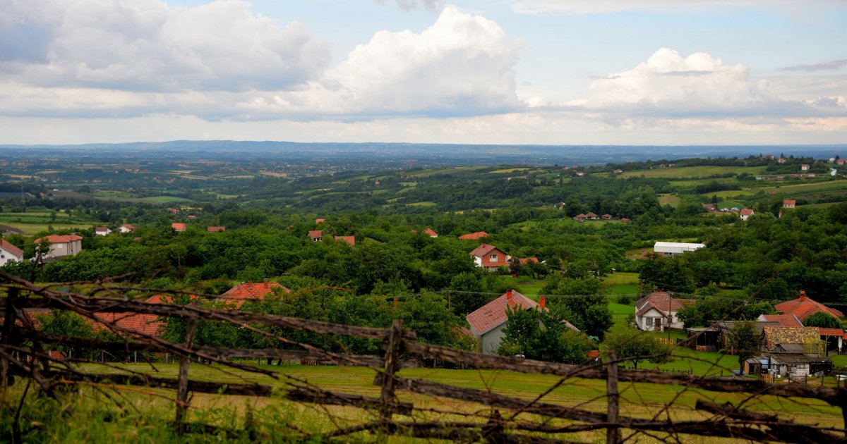 Američki san zamenili Srbijom: Uzelci se vratili na dedovinu, njihova deca danas odrastaju uz korene i veru