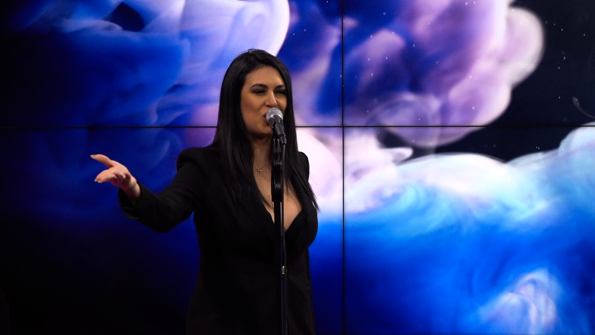 "Unakazile su nam profesiju!" Pevačica otvoreno o prostitutkama na estradi: "Sve se zna, takve persone..."