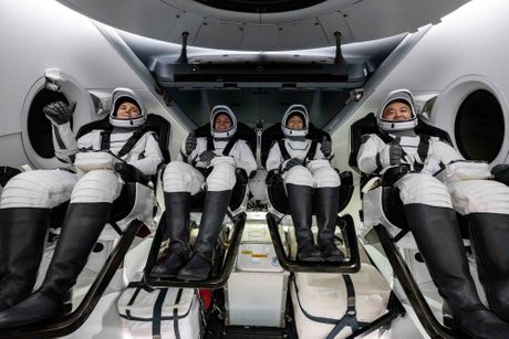 Astronauti Anna Kikina, Josh Cassada , Nicole Mann, Koichi Wakata