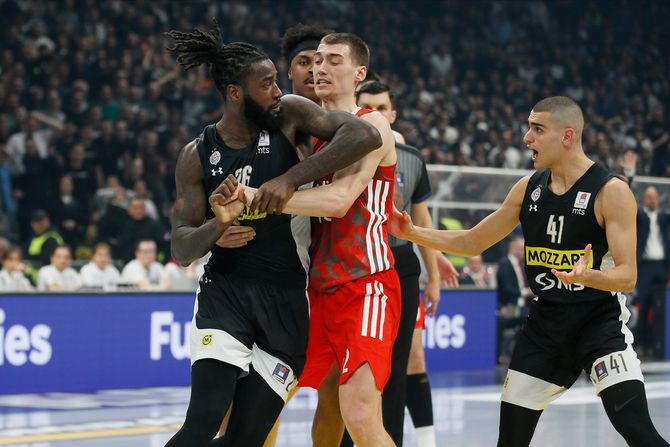 Matijas Lesor, KK Partizan, KK Crvena zvezda, Večiti derbi