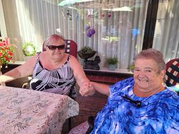 Sheila Fry, Annie IJpelaar