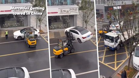 merdeces parking Kina