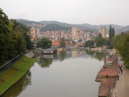 Užice, centar panorama grada, reka Đetinja