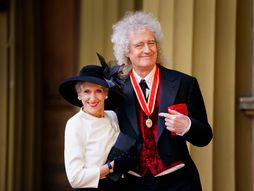 Brajan Mej odlikovan, dobio titula sera