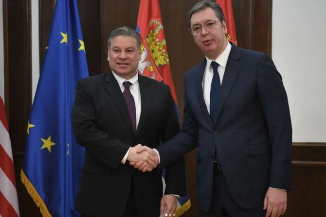 Aleksandar Vučić, Eskobar Aleksandar Vučić, Eskobar