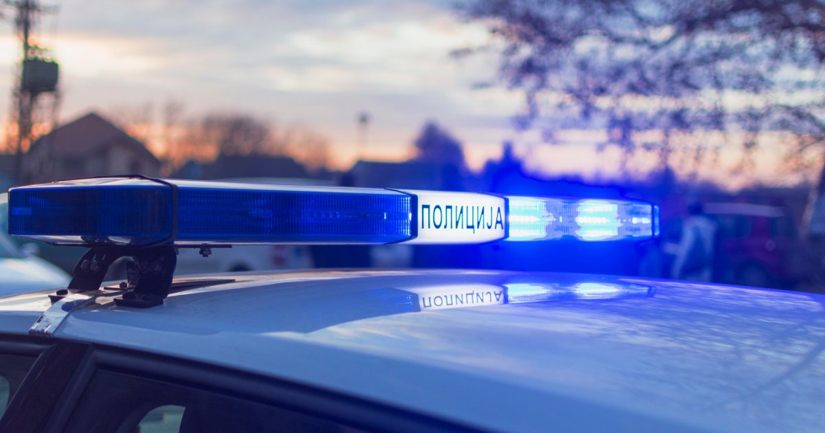 Težak udes na putu između Kovina i Smedereva: Od siline udarca otpala vrata automobila, snimak je jeziv