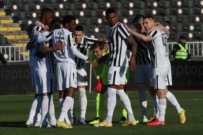 FK Partizan - FK  Radnik