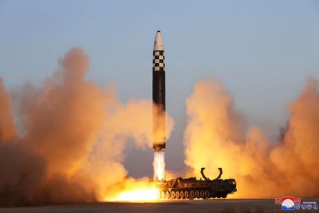 Kim Džong Un, Severna Koreja, interkontinentalna balistička raketa