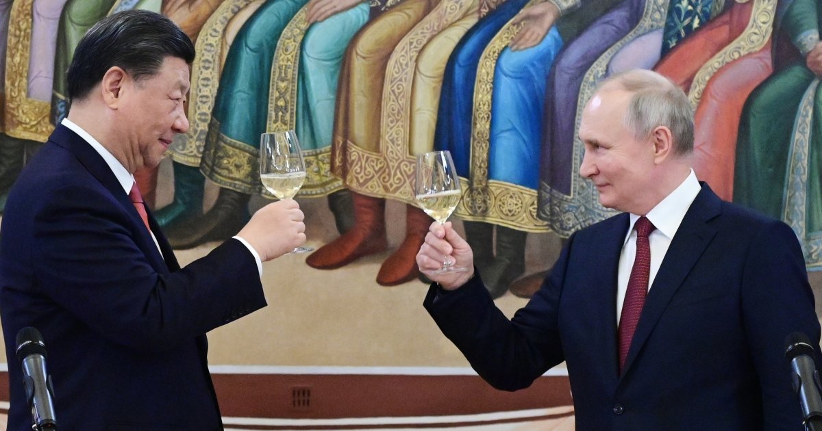 ČETVRT VEKA SAVEZA Putin ide Trampovim stopama: Stiže danas kod Si Đinpinga, sve oči uprte u Peking