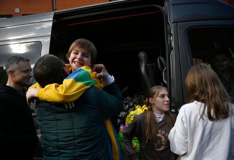 Oteta deca vraćena Ukrajini