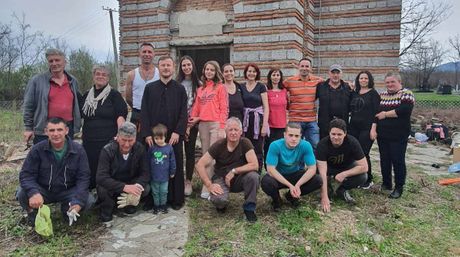 Akcija čišćenja crkvene porte i groblja u selu Smać kod Prizrena