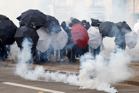 Francuska protesti demonstracije penziona reforma