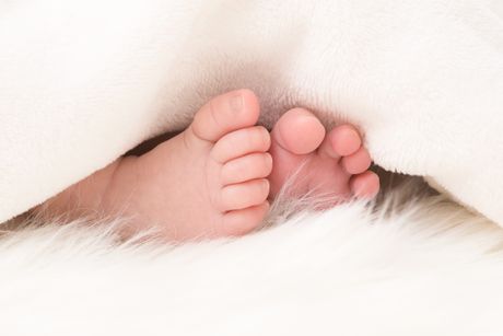 Noge bebe, novorođenče
