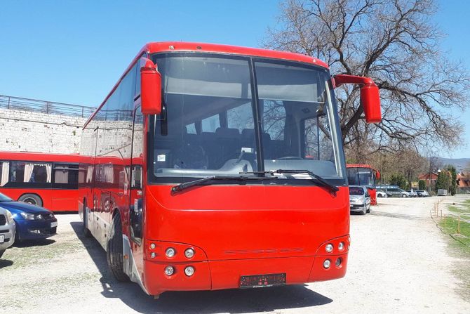 Učenik izbačen iz autobusa  Ravna Dubrava-Niš.