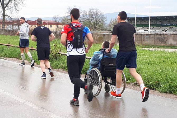 Humani maratonci trče maraton Kupi Đoletove kilometre