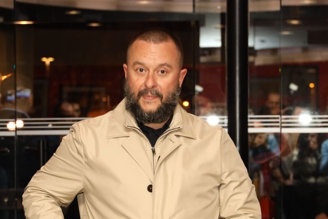 Premijera predstave "Laž" u Beogradskom dramskom pozorištu Premijera predstave "Laž" u Beogradskom dramskom pozorištu