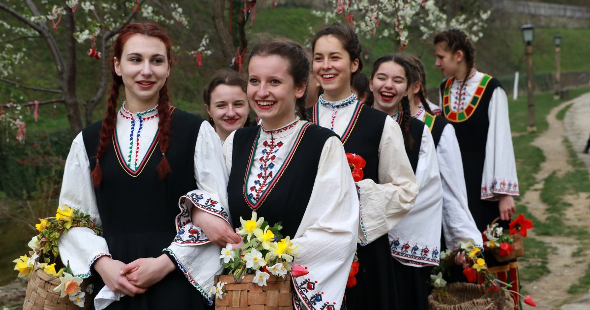 Ovo su SVI OBIČAJI koji sutra na Vrbicu treba da ispoštujete: Devojke i momci imaju glavni zadatak