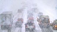 Sneg paralisao ovaj deo Evrope, kolone vozila duge su 20 km: Snimci su nestvarni, policija pomaže zavejanima