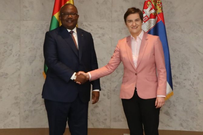 Ana Brnabić, Umaroa Sisoko Embaloa