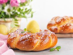 uskršnja pletenica, uskršnja trpeza