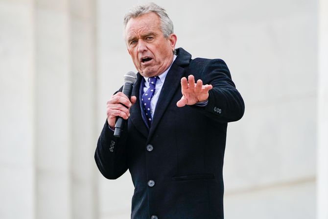 Robert F. Kennedy Jr. Robert F. Kenedi Džunior Robert F. Kennedy Jr. Robert F. Kenedi Džunior