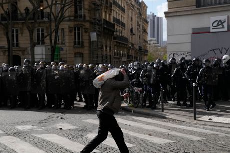 Francuska Pariz protest