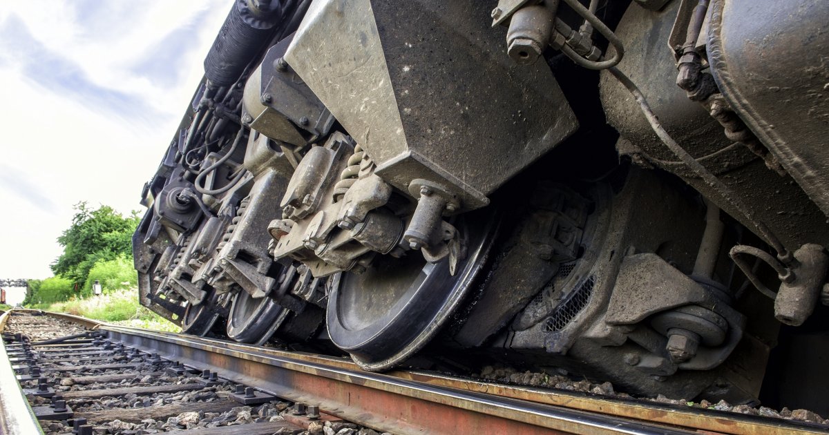 Voz izleteo iz šina, ima povređenih: Drama u Rusiji