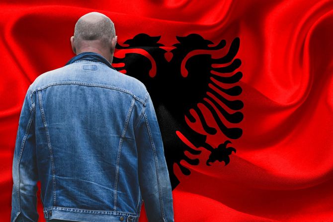 Albanija zastava muškarac Albanija zastava muškarac