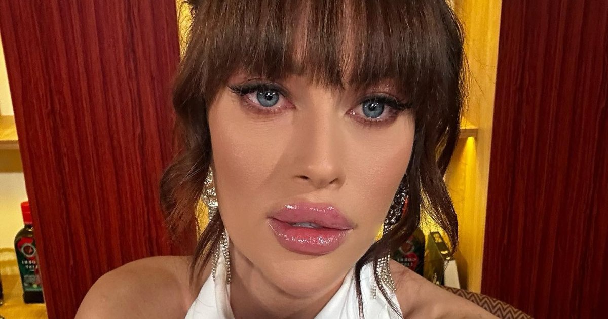 Tvrdi da je 100% prirodna! Evo koliko je visoka i teška žena Ognjena Amidžića, a ovako izgleda bez šminke