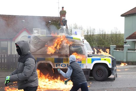 Napad na policiju u Serevnoj Irskoj