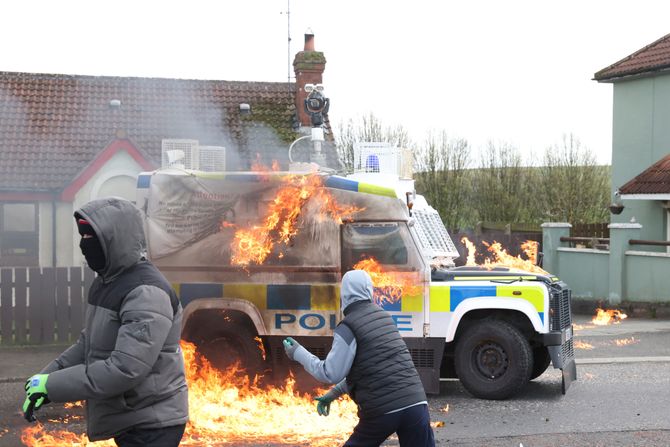 Napad na policiju u Serevnoj Irskoj