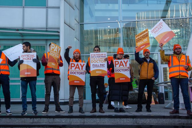 Striking NHS junior doctors