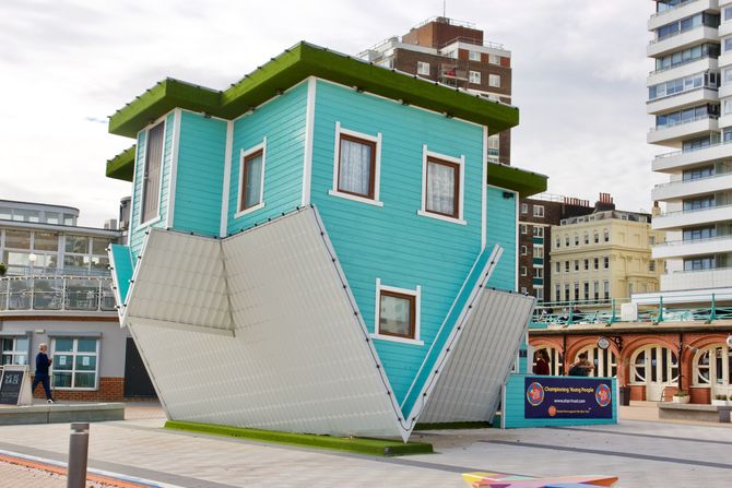 Slika obrnute kuće Slika obrnute kuće