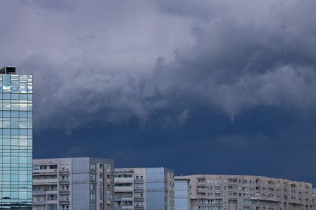Crni oblaci nad Beogradom vreme