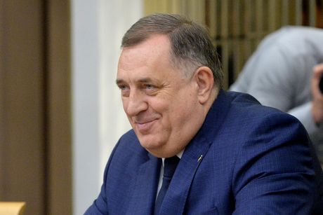 Aleksandar Vučić , Milorad Dodik