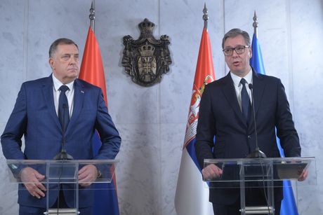 Aleksandar Vučić , Milorad Dodik