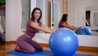 Super-vežbe za istezanje leđa na pilates-lopti: Prijaće vam kao da ste išli na masažu