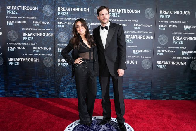 Mila Kunis Ashton Kutcher Mila Kunis Ashton Kutcher