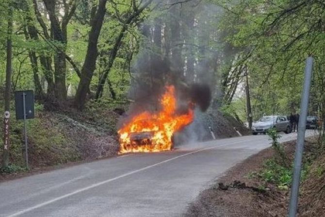 Izgoreo automobil, automobil, Fruška Gora, Iriški venac,