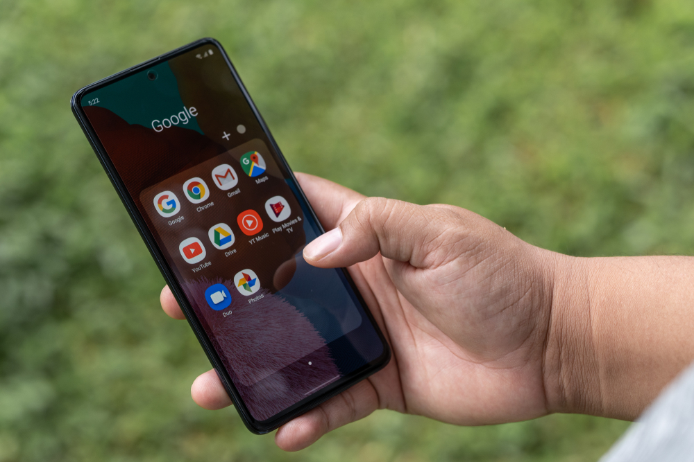 Your Android phone is slowing down because of this small thing everyone ignores