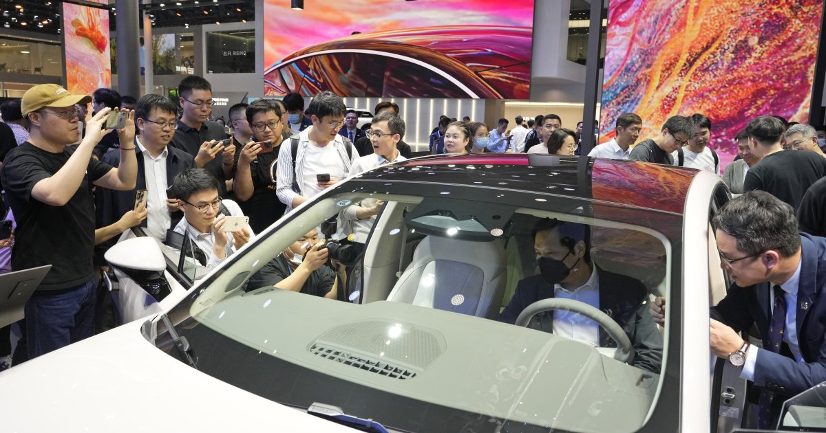 Prodaja automobila u Kini smanjena šesti mesec zaredom