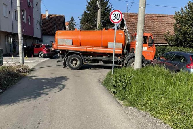 Očišćena dvorišta od fekalija i atmosferske vode u Ulici Partizanski blok